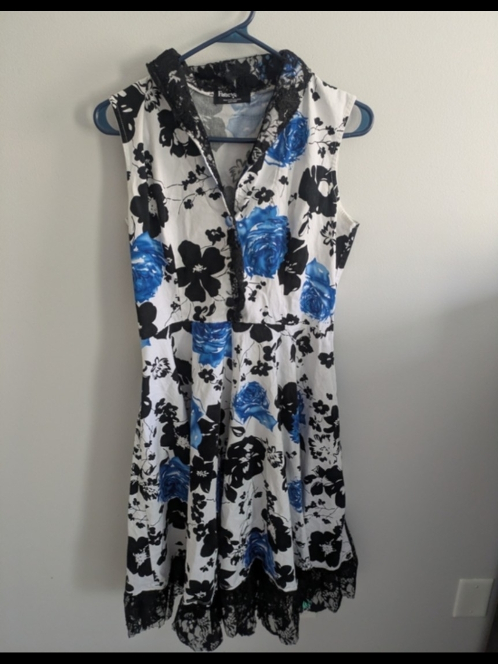 Vintage Fit And Flare Midi Dress With Lace And Blue Floral Pattern